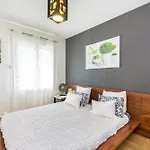 Au Coeur De - 70 M² - Parking Inclus Apartment *