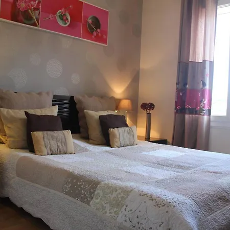 Au Coeur De - 70 M² - Parking Inclus Apartment *